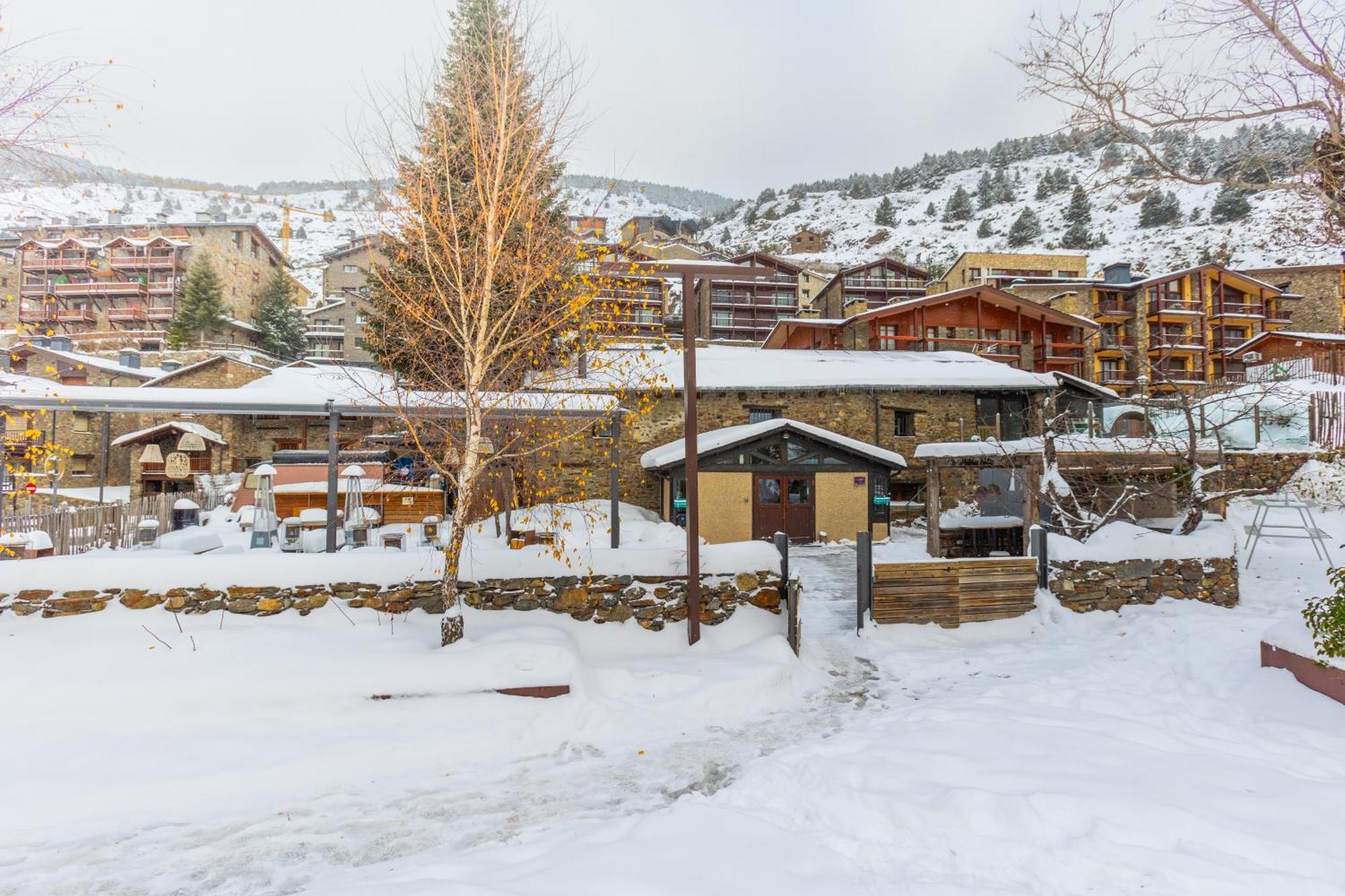 Mountain Hostel Tarter Eksteriør bilde